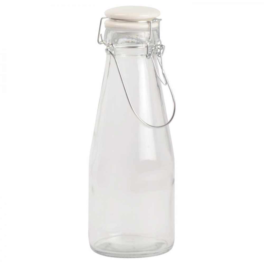 Søt glassflaske med patentlokk. Flasken måler B: 8,7 H: 24 L: 9,2.