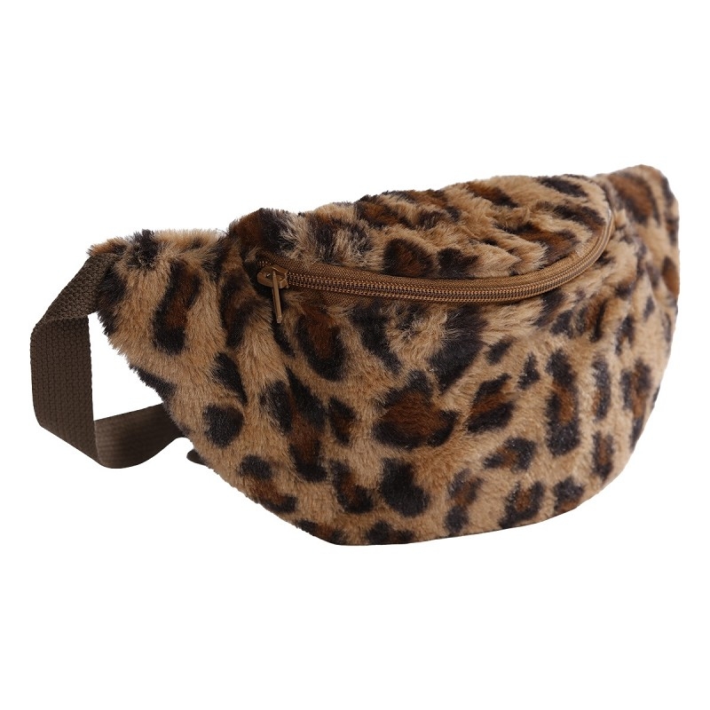 Stilig rumpetaske/bumbag med leopardmønster.
Materiale: polyester 100 %
Dybde: 7cm
Høyde: 16cm