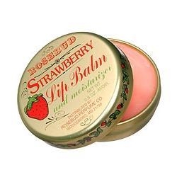 Rosebud Lip balm Strawberry er en leppepomade som pleier, mykgjør og gir fuktighet samt glans til leppene med nydelig duft av jordbær.

Rosebud salve er cult-favoritten som er like god å bruke på tørre neglebånd, hender, albuer og bleieutslett.
Men det