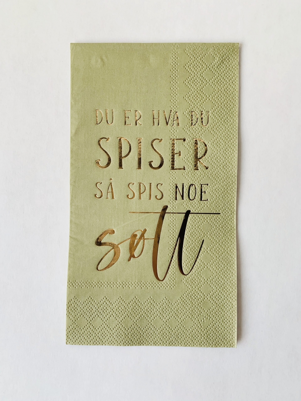 Morsomme og lekre servietter med tekst og bilde fra Trend Design. Serviettene måler 33x40cm, og det ligger 20stk i pakken.