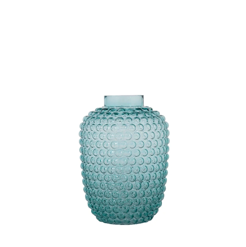 Vakker Dorinia vase laget av glass i fargen mint. Denne Dorinia-vasen er munnblåst av dyktige håndverkere med mange års, ofte tiår, erfaring. Glasset blåses tradisjonelt med et hult jernrør. Når glasset er munnblåst, etterbehandles det forsiktig for hånd.