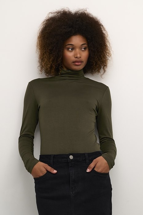 Composition: 95% Viscose,5% Elastane
Fit: Tight fit, Long sleeve