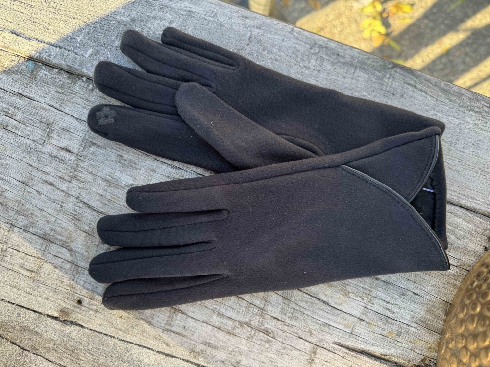 Touchscreen vennlige hansker i polyester.
