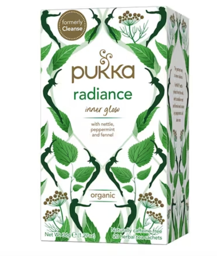 Pukka Radiance te er en urtete med FairWild brennesleblad, løvetannrot og fennikelfrø, samt med avkjølende frisk peppermynte, aloe vera og søt lakris.