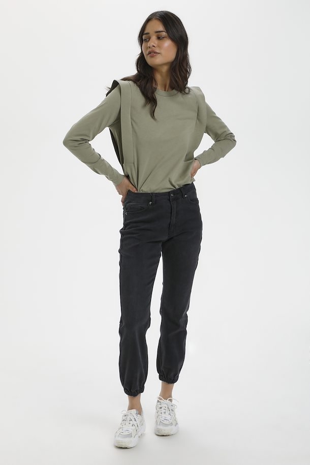 Stilig high-waist, ankellang jeans fra Kaffe i vasket, sort jeansstoff. 